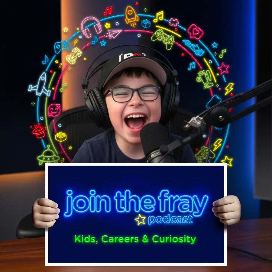 Fraser holding up a Join the Fray sign